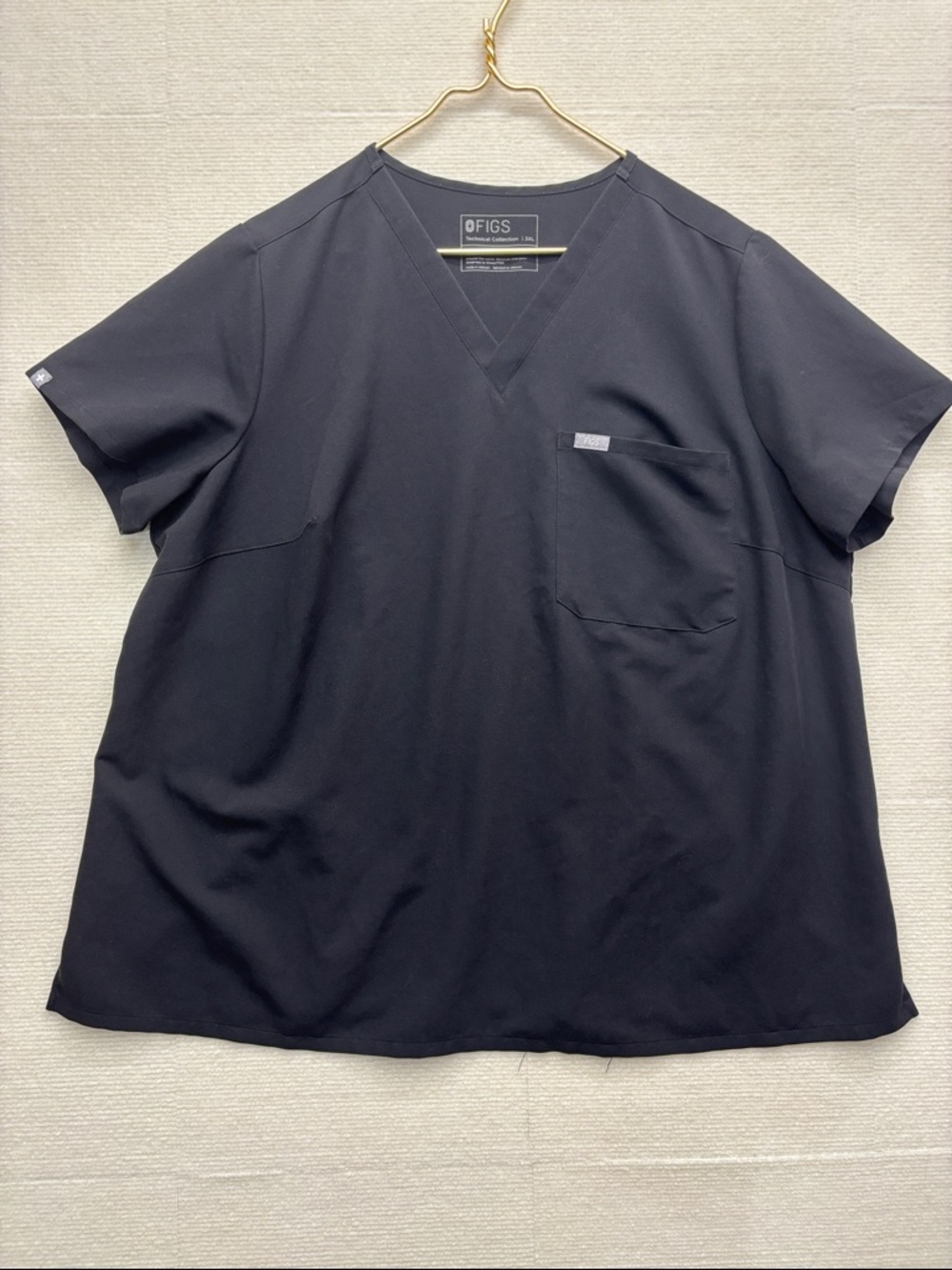Figs Women’s V-Neck Scrub Top - Black 3xl